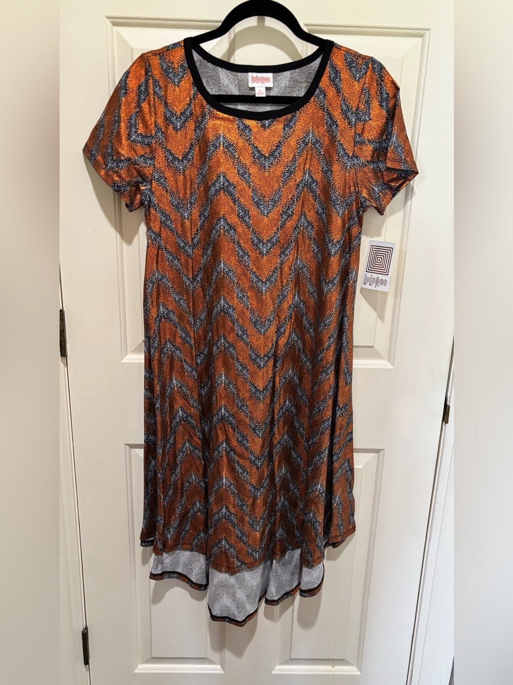 LuLaRoe Orange and Black Chevron Short-Sleeve Swing Tunic